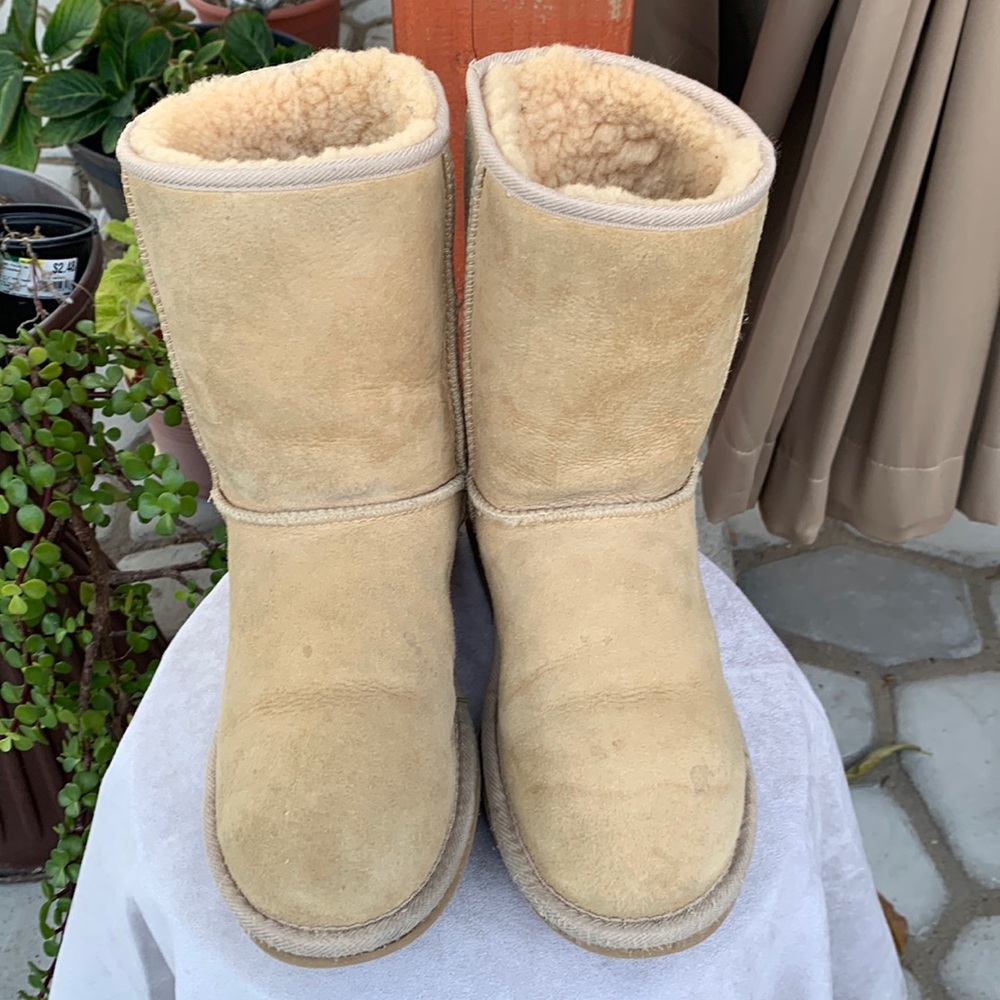 Ugg boots size 9